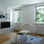 Modern Bahnhofsnaehe *