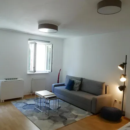 Modern Bahnhofsnaehe Apartment