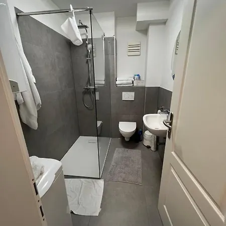 Modern Bahnhofsnaehe Apartment Linz