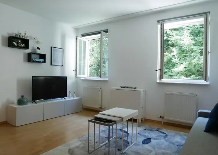 Modern Bahnhofsnaehe *