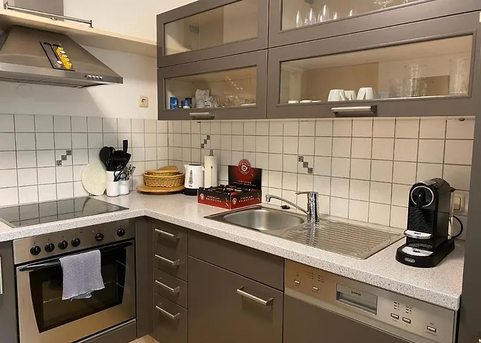 Modern Bahnhofsnaehe * Линц